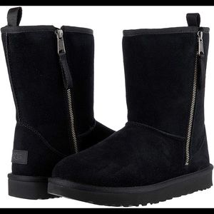 Ugg boots - short black with zipper detail